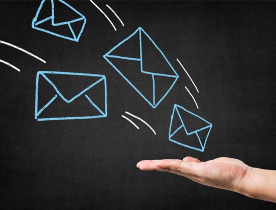 inviaci un'email